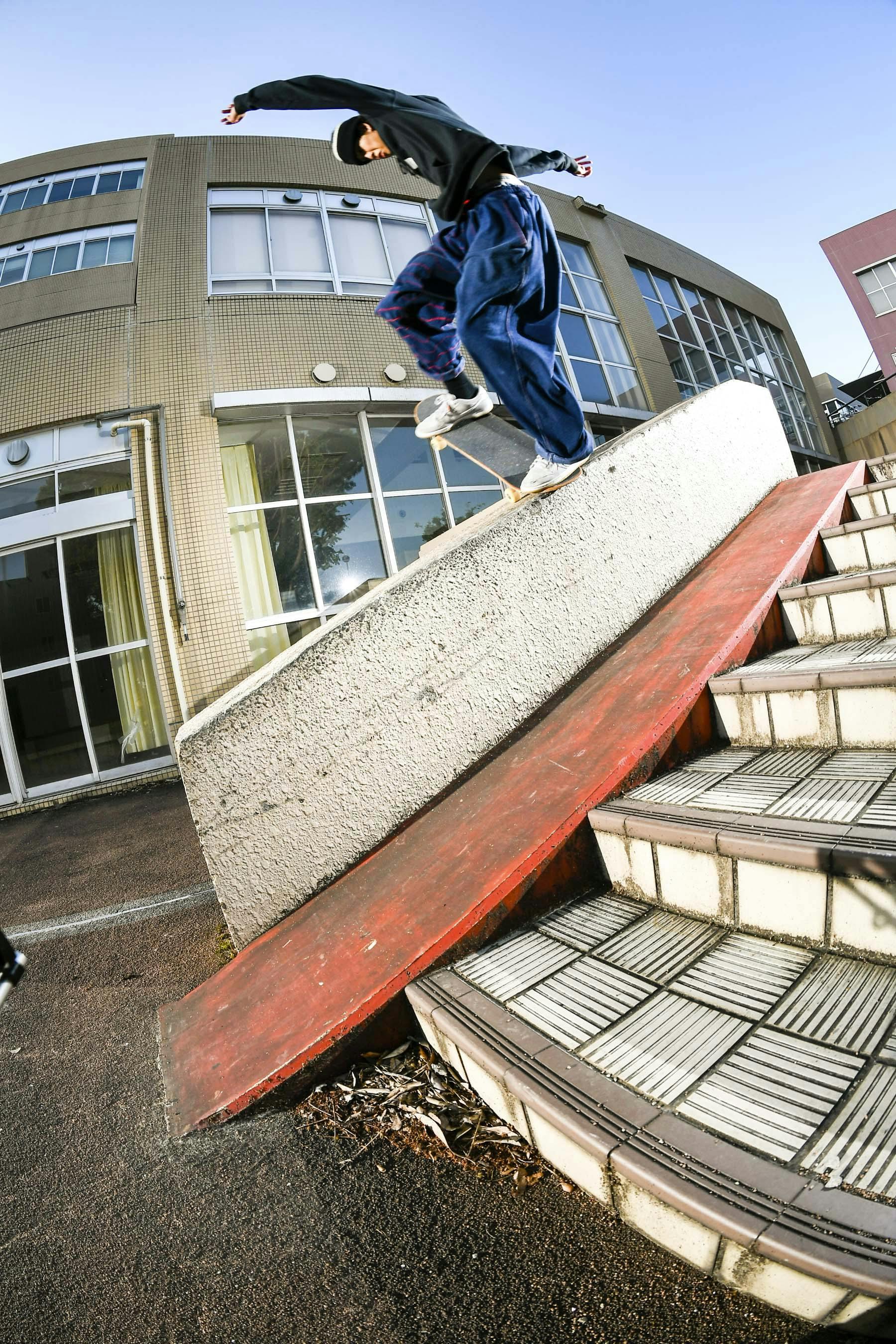 FRONTSIDE NOSE-BLUNTSLIDE/  The day's highlight in Nike SB Japan's Ibaraki tour April 2023. Photo by Nobuo Iseki.